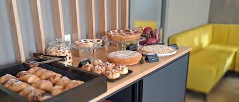 Free daily buffet breakfast
