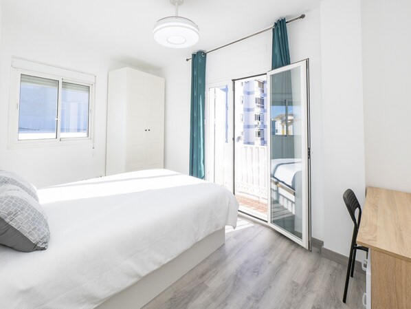 2 bedrooms, iron/ironing board, free WiFi, bed sheets