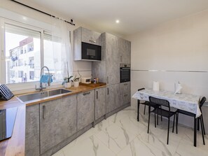 Fridge, microwave, oven, dishwasher
