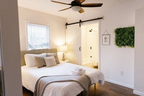 Green Oasis - Studio Apartment in Downtown Lexington