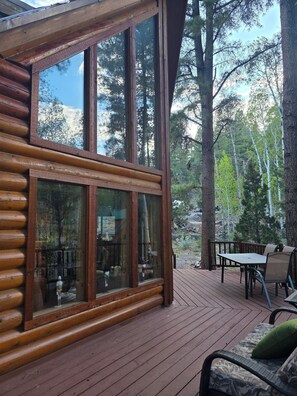 Outdoor dining - Cozy Panguitch Lake Cabin •• Nestled in the Pines (Panguitch Lake)