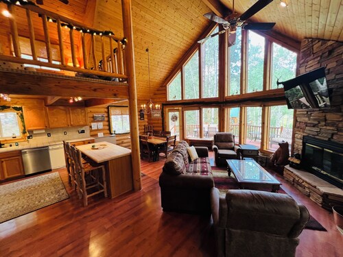 Cozy Panguitch Lake Cabin • Hot Tub • Nestled in the Pines