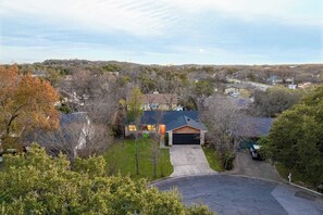 Interior - Private Yard w/ BBQ & Games, Steps to South Congress & Barton Creek Clarksburg (Austin)