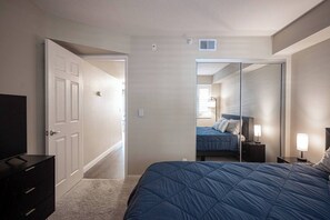 Fer et planche à repasser, Wi-Fi gratuit, draps fournis