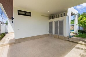 Property grounds - West Facing Boutique Pool Villa Three Bedrooms Villa (Phuket)