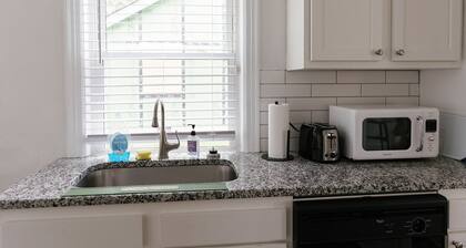 Cozy Corner - Little House in Downtown Lexington