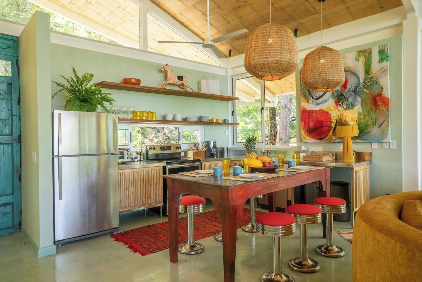 Fridge, oven, stovetop, dishwasher