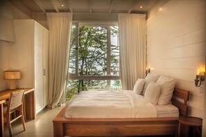 4 bedrooms, travel crib, free WiFi, bed sheets