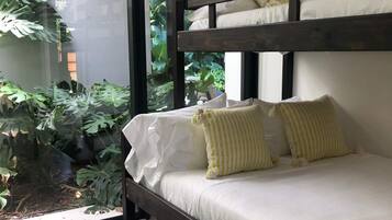 3 bedrooms, travel cot, free WiFi, bed sheets