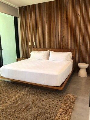 3 bedrooms, travel cot, free WiFi, bed sheets