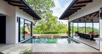 Villa Ayla - Santa Teresa. Minutes from the beach