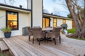 3 bedrooms - Private Yard w BBQ Games Steps to South Congress Barton Creek Clarksburg (Austin)