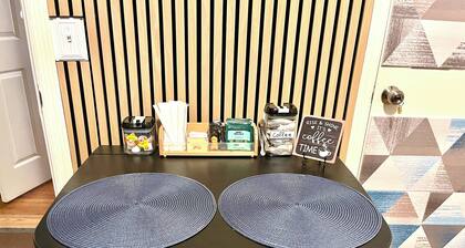 Elegant & Cozy Suite Minutes from Downtown Chattanooga Large Yard, Dog Friendly!