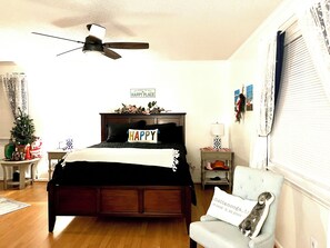 1 habitación, escritorio, tabla de planchar con plancha y wifi gratis 
