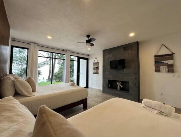 2 habitaciones, tabla de planchar con plancha, wifi y ropa de cama 