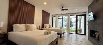 Casa Madera 1B -Doble habitación a la orilla de la Barranca los Jilgueros!