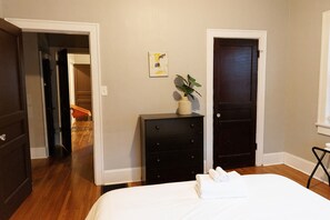 3 soverom, strykejern/-brett, wi-fi og sengetøy