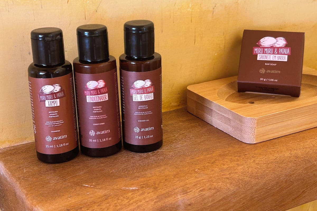 Set di cortesia gratuito, asciugacapelli, asciugamani, sapone