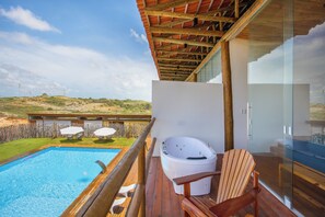 Deluxe Double Room, Balcony, Pool View | In-room safe, desk, laptop workspace, blackout drapes - Pousada Mar no Olhar (Rio do Fogo)