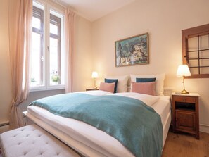 1 bedroom, in-room safe, WiFi, bed sheets