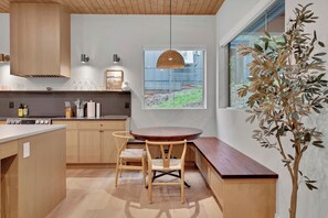 Dining - Modern home with 2 master bedrooms, private hot tub, garage and mountain views (Silver Star Mountain)