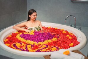 Bathroom - Maison Aurelia Sanur, Bali - by Préférence (Bali)