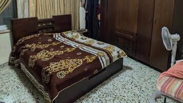 2 makuuhuonetta, silitysrauta/-lauta, Wi-Fi, vuodevaatteet