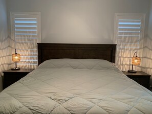 3 habitaciones, tabla de planchar con plancha, wifi y ropa de cama