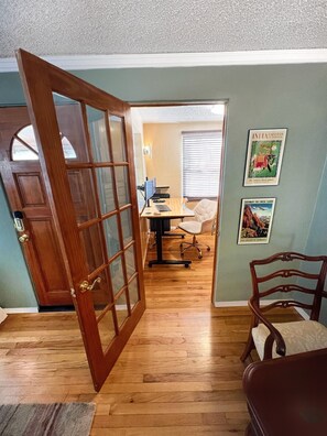 Interior - Expansive Luxury Downtown Haven Family Friendly, 4 Bedroom, 2 Bath, Fenced Yard (Denver)