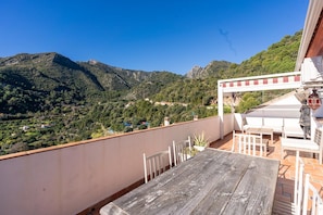 Outdoor dining - El Cerezal - Mountain Retreat (Ojen)
