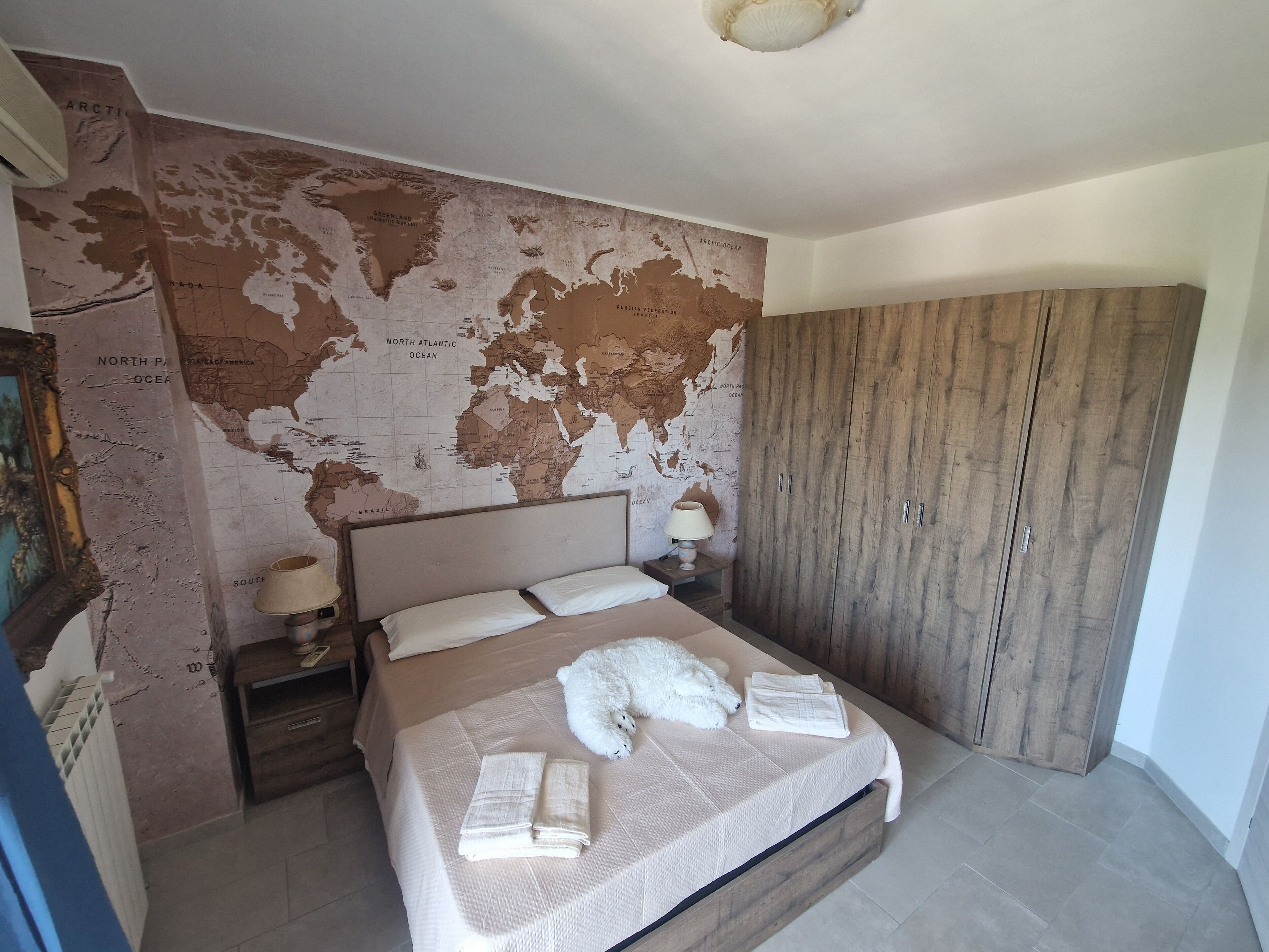 2 chambres, fer et planche à repasser, Wi-Fi, draps fournis