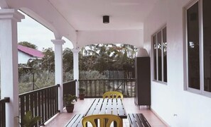 Outdoor dining - Sky312 Muslim Homestay (Langkawi)
