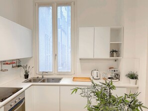 Fridge, oven, stovetop, dishwasher - Dell'Orso Luxury Home - 5 mins from Montenapol... (Milan)
