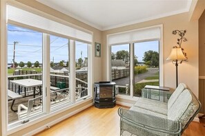Smart TV, DVD player - Sodus Bay View at the Point (Sodus Point)