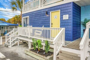 Estudio clásico, 2 camas de matrimonio, no fumadores, cocina básica | Terraza o patio