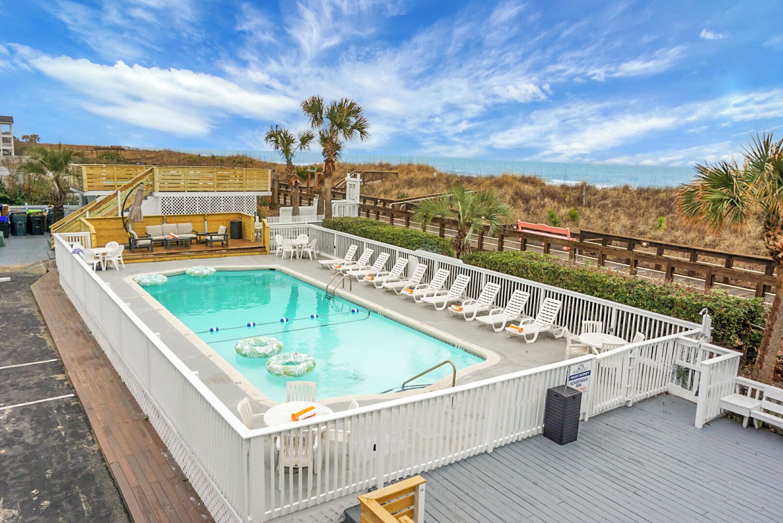 Sesongbasert utendørsbasseng