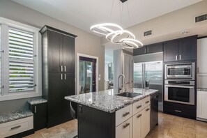 Fridge, microwave, oven, stovetop - Zen Villa - A Luxurious 3-bedroom Sanctuary with WiFi & a Pool in Old Key West (Key West)