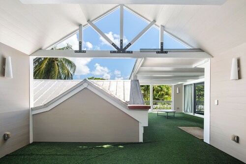 Zen Villa - A Luxurious 3-bedroom Sanctuary with WiFi & a Pool in Old Key West