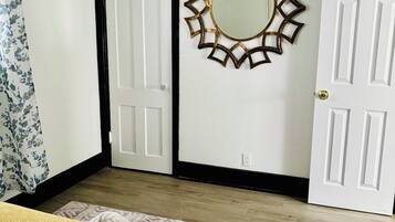 2 多间卧室、WiFi、床单