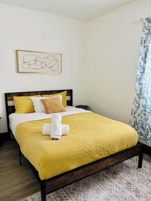 2 bedrooms, WiFi, bed sheets