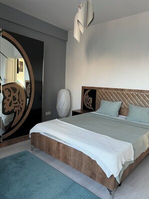 2 habitaciones, tabla de planchar con plancha, wifi y ropa de cama 