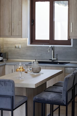 Fridge, microwave, oven, stovetop - Unwind in Style Fotinou Villa & Heated Pool Awaits (Rethymno)