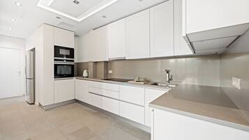 MikrovÄgsugn, ugn, spishÀll och diskmaskin