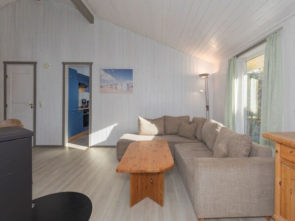 House | Living room - Ferienhaus mit Sauna im Ferienpark Mirow (Mirow)