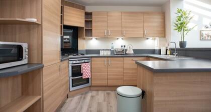 Cosy entire home|Free Parking|Contractors