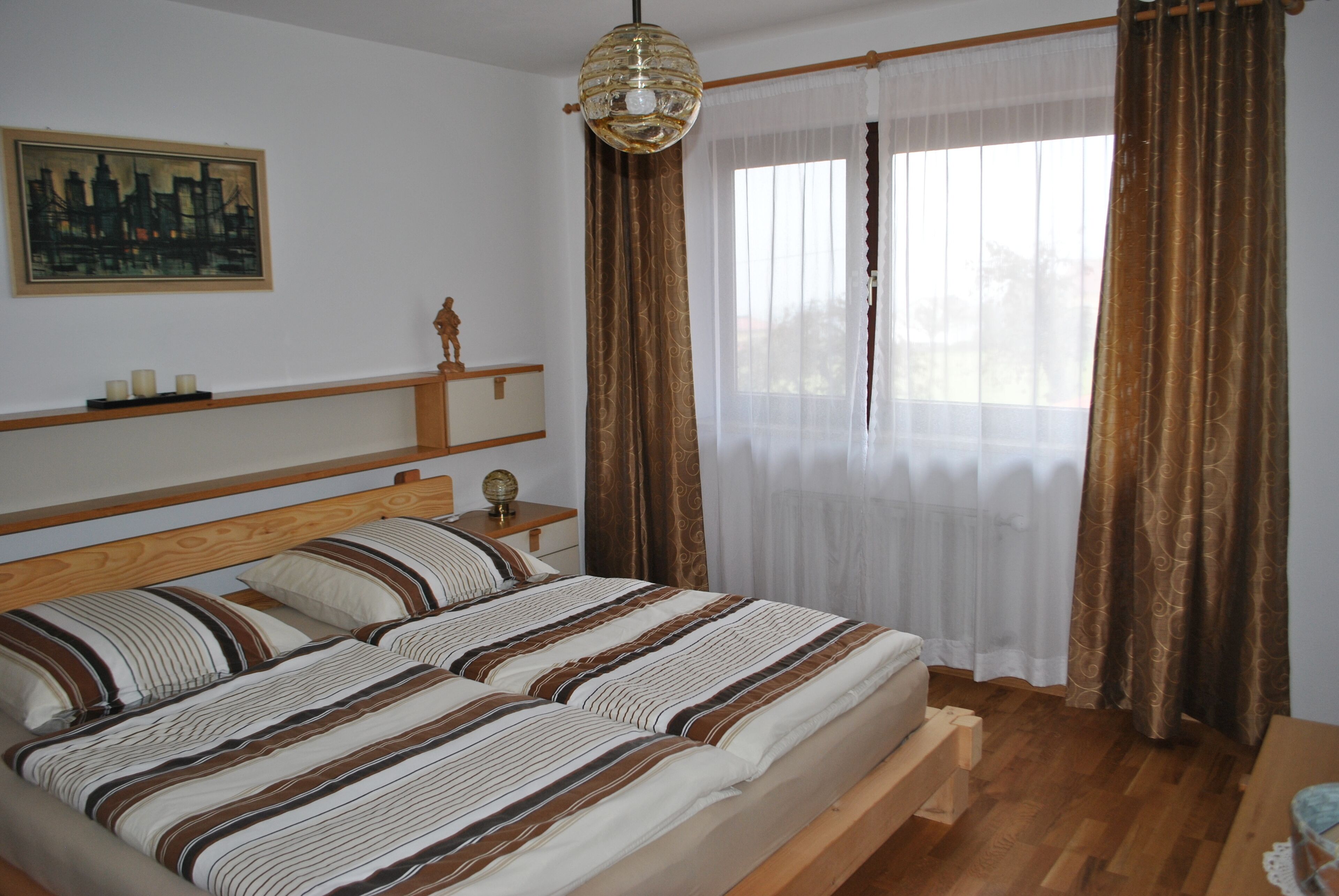 3 chambres, fer et planche à repasser, lit parapluie, Wi-Fi gratuit