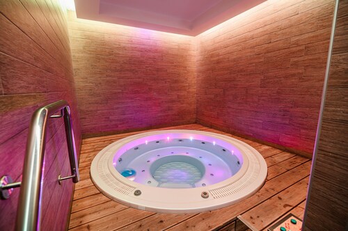 Apartment Kolpa with Indoor Pool & Wellness Area