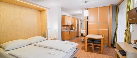 1 bedroom, internet, bed sheets