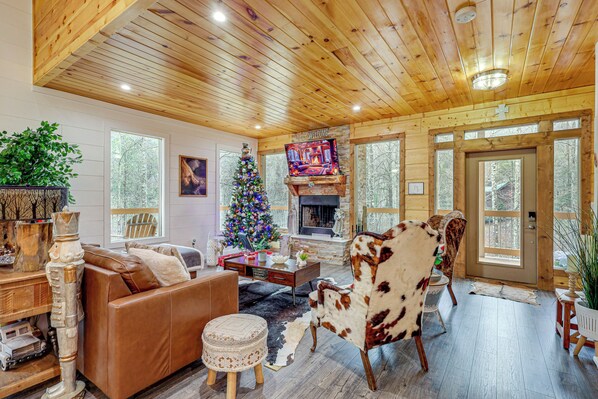 TV, fireplace, table football - Close to Hiking & Attractions: Smoky Mtn Cabin (Pigeon Forge)