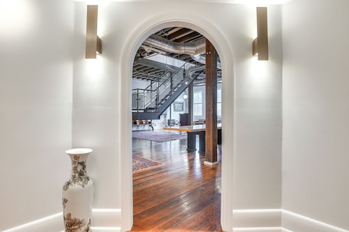 < 1 Mi to Wittenberg: Eclectic Loft w/ Parking!